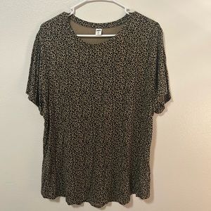 Old navy Cheetah print shirt never worn